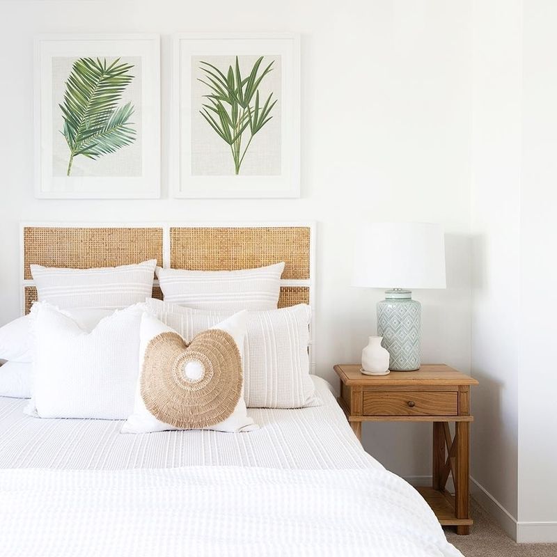 7 Florida Coastal Bedrooms That Locals Swear By For Breezy Style - Decor Hint Minimalist Beachfront Bungalows