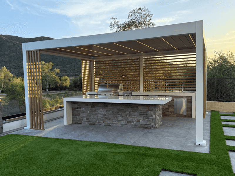 10 Florida Outdoor Kitchens Built To Withstand Heat And Storms - Decor Hint Aluminum Frame Wonders