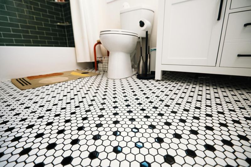 20 Vintage Bathroom Trends Rocking Pennsylvania Homes - Decor Hint Hexagon Floor Tiles