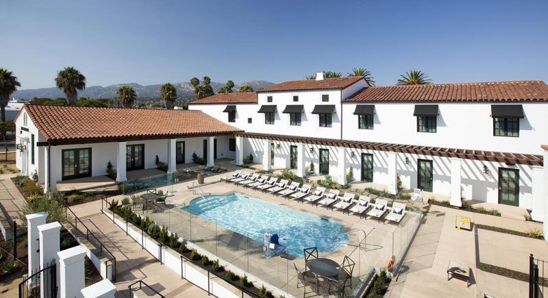 12 California Rooftop Patios With Décor That Locals Can’t Stop Talking About - Decor Hint The Rooftop At The Wayfarer