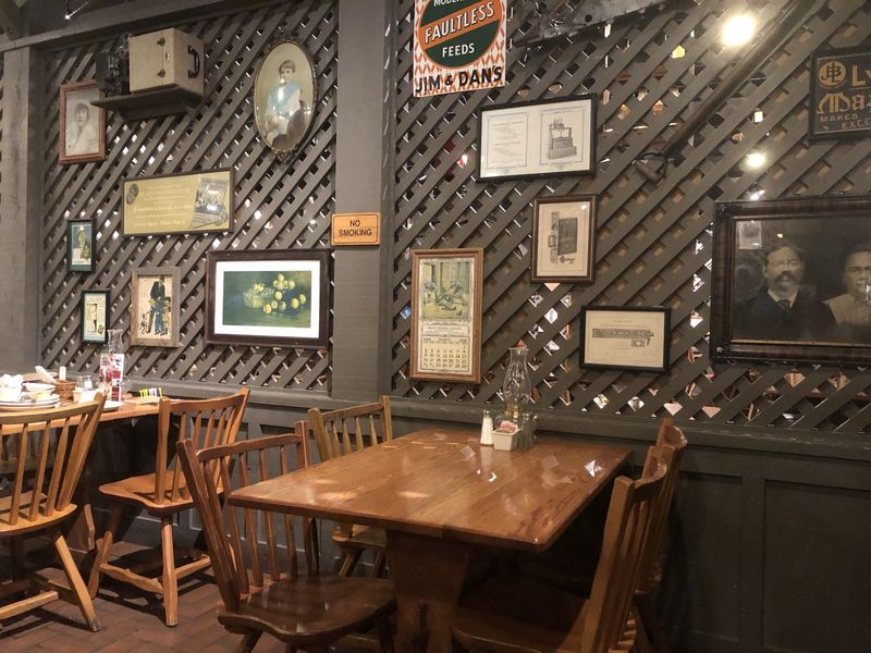 14 Classic Diners In America You May Not Want To Miss - Decor Hint Cracker Barrel Old Country Store, Multiple States