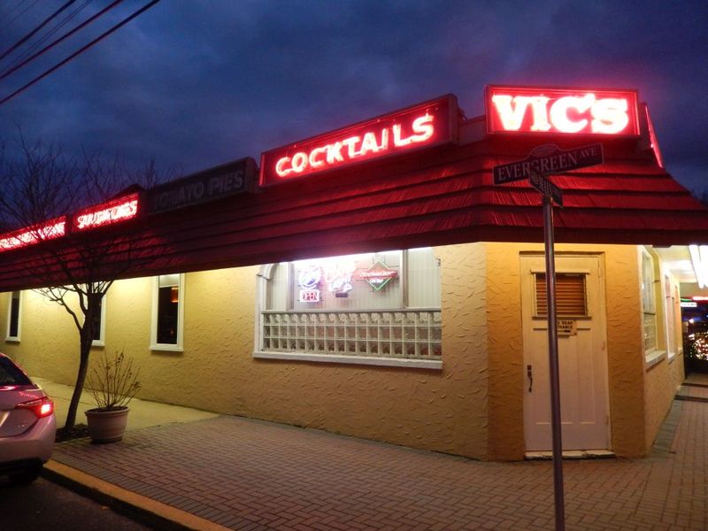 New Jersey Shore Pizza Slices Everyone Craves - Decor Hint Vic's