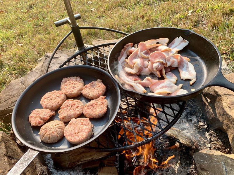 16 Alabama Kitchen Ideas That Taste Like Home - Decor Hint Hunting Camp Cookware Station