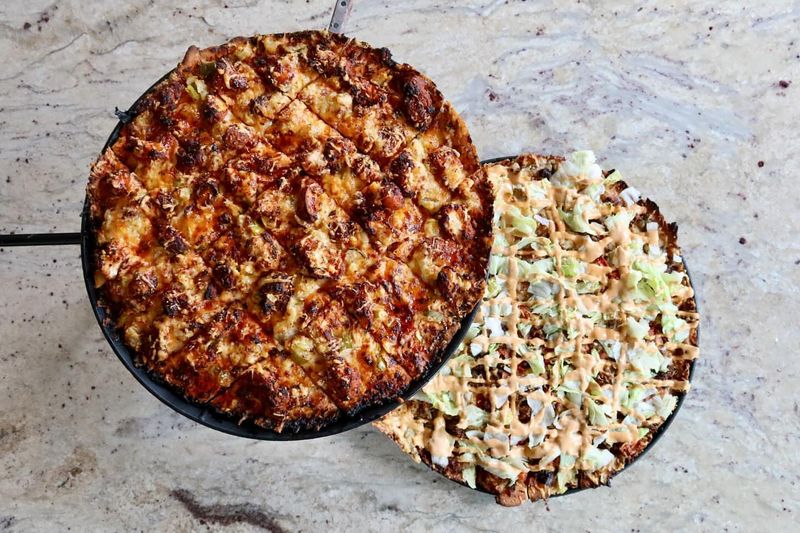 8 Michigan's Best Pizza Spots Where Simplicity Rules - Decor Hint Silver Beach Pizza: Lakeside Simplicity In St. Joseph