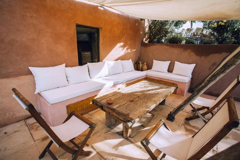 10 Quick Backyard Updates That Could Transform Its Look - Decor Hint Creating a Small Patio Seating Area