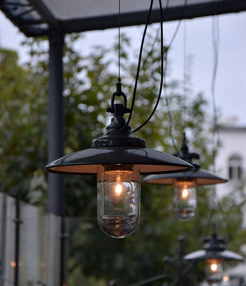 Skimping on Outdoor Lighting