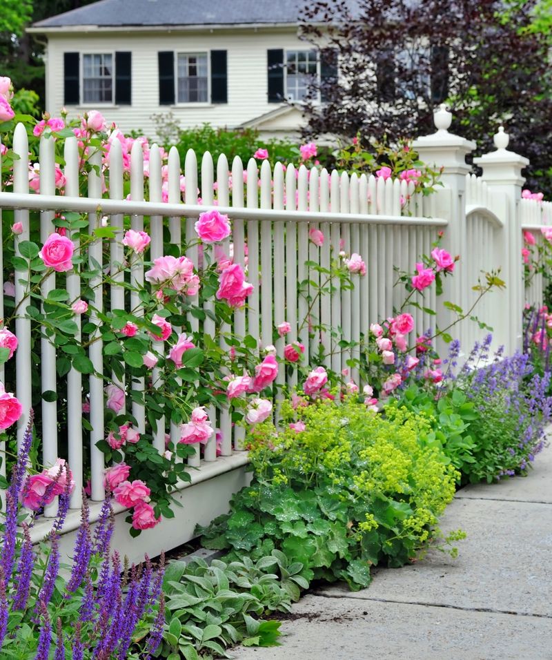 12 Charming Front Porches In Pennsylvania With Nostalgic Summer Feel - Decor Hint Picket Fences