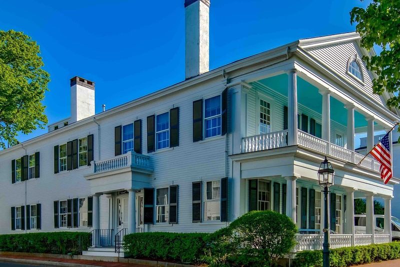 14 Cape Homes In Massachusetts With Sweet, Simple Curb Appeal - Decor Hint Martha's Vineyard Vintage Gem
