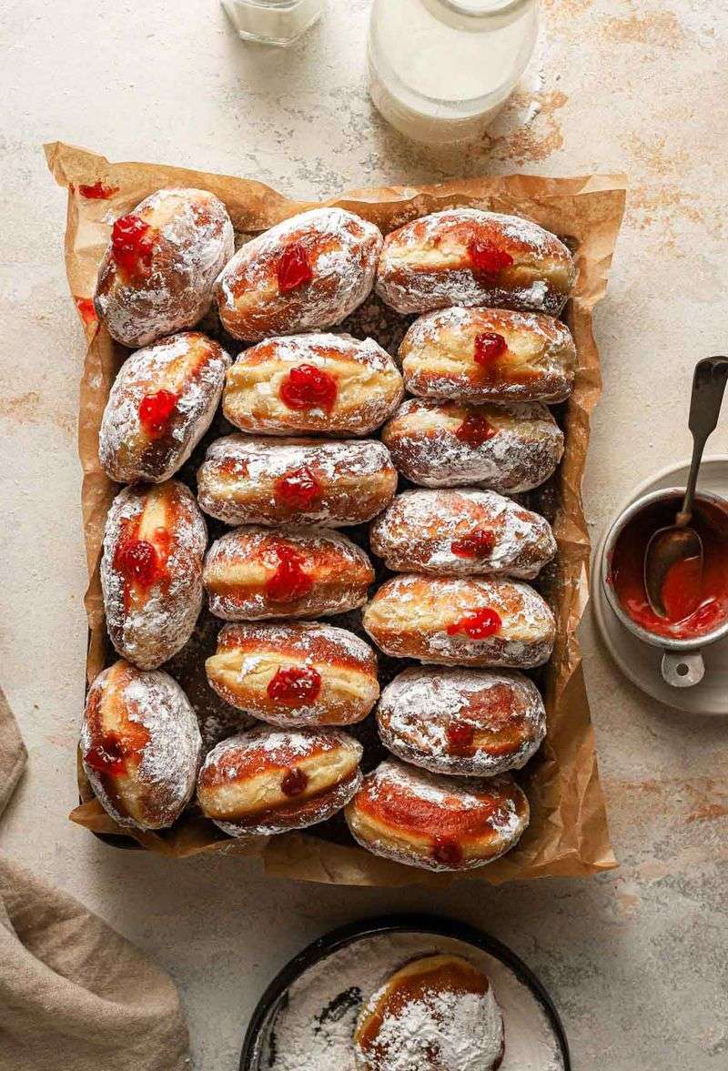 15 Nostalgic Desserts That Took Over Illinois Back In The Day - Decor Hint Paczki From Polish Bakeries
