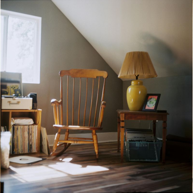 11 Vintage Items That Could Give Your Home A Cozier Feel - Decor Hint Wooden Rocking Chair
