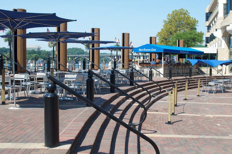 9 Must-Visit Riverside Restaurants In Texas With Breathtaking Views - Decor Hint Riverside Grille – Neches River Culinary Haven
