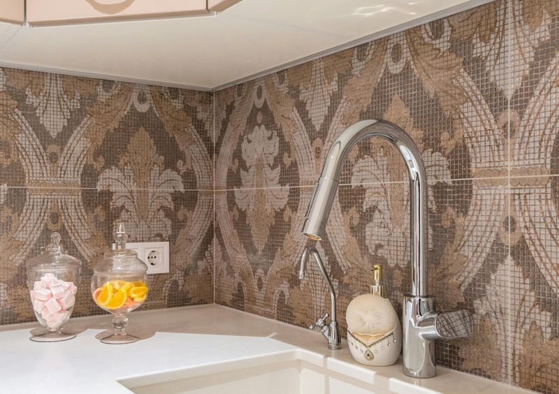 7 Kitchen Design Choices Homeowners Are Tired Of Seeing - Decor Hint Backsplashes Having Identity Crises
