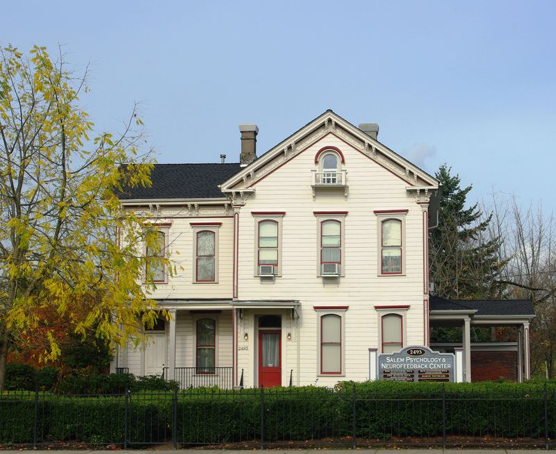 5 Properties Losing Value In Oregon And 10 That Are Hard To Sell - Decor Hint Historic Homes in Salem