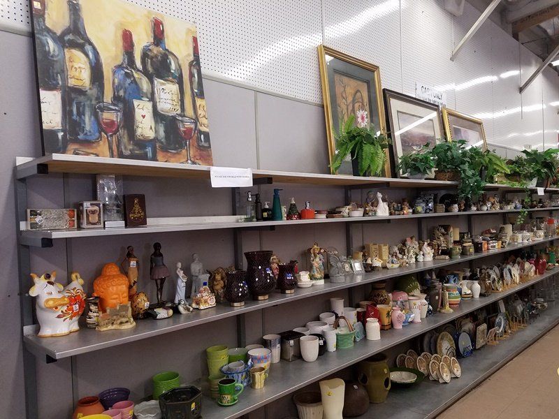 10 Best Portland, Oregon Thrift Stores For Affordable Home Finds - Decor Hint Red White & Blue Thrift Store: Budget-Friendly Basics