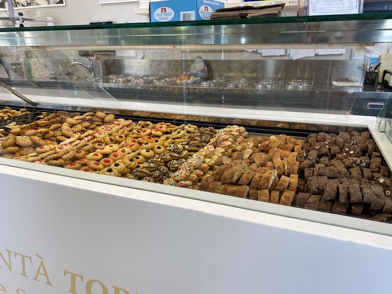 14 Authentic New Jersey Italian Bakeries Straight From Nonna's Oven - Decor Hint Palazzone 1960 – Wayne, NJ
