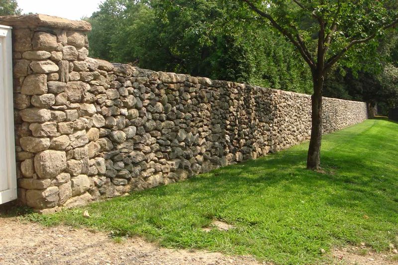 13 Pennsylvania Stone Walls That Make A Yard Feel Forever - Decor Hint Historic Estate Enclosures
