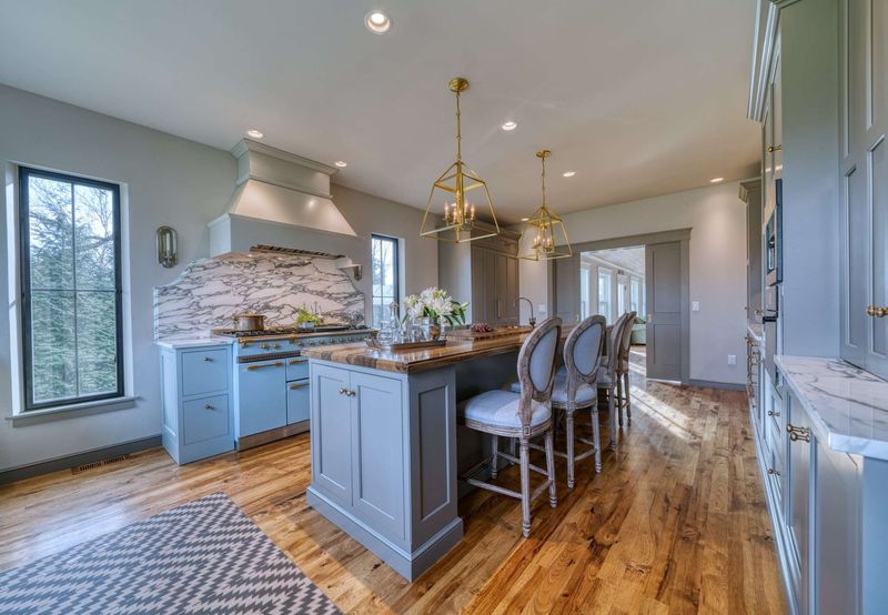 8 Iowa Kitchens Filled With Authentic Farmhouse Character - Decor Hint Corn Belt Craftsman's Kitchen