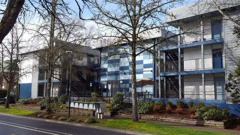 5 Properties Losing Value In Oregon And 10 That Are Hard To Sell - Decor Hint Older Apartments in Eugene