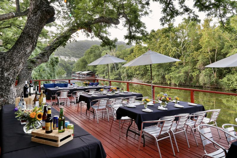 9 Must-Visit Riverside Restaurants In Texas With Breathtaking Views - Decor Hint County Line on the Lake – Barbecue Paradise