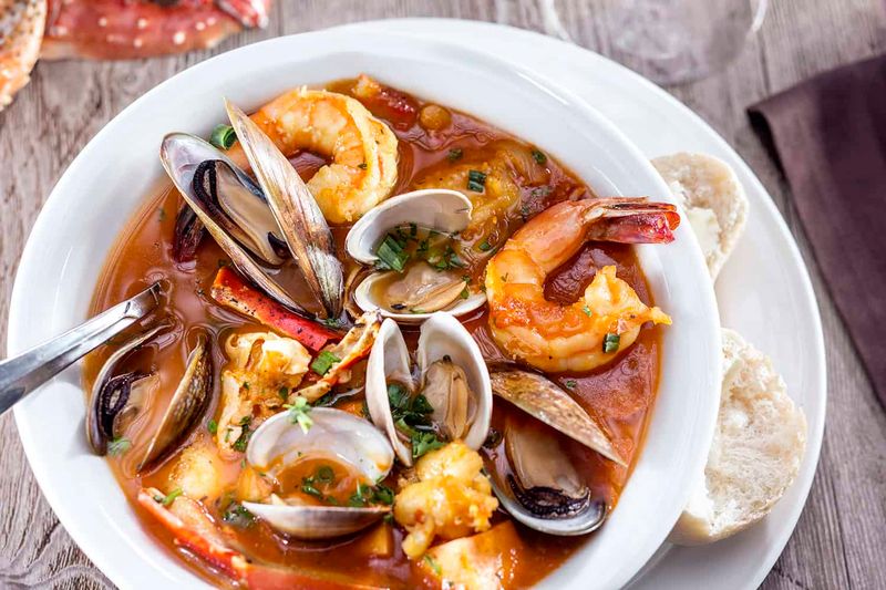 7 Late-Night Eats In Nevada That Actually Satisfy - Decor Hint Palace Station Oyster Bar – Las Vegas, NV