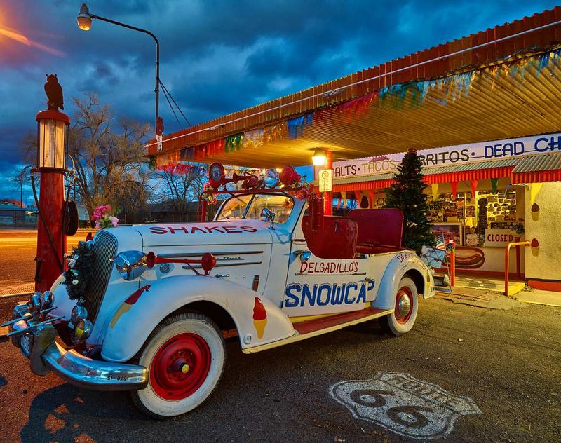 9 Roadside Grills In Arizona With Old-West Charm - Decor Hint Delgadillo's Snow Cap Drive-In
