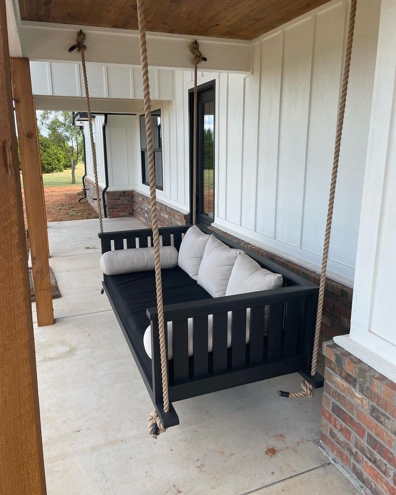15 Oklahoma Farmhouse Porches That Could Be Perfect For Slow Evenings - Decor Hint Hanging Swing Benches