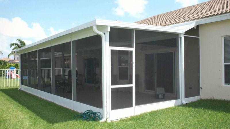 8 Florida Screened Porches That Survive Storm Season - Decor Hint Pressure-Equalizing Design