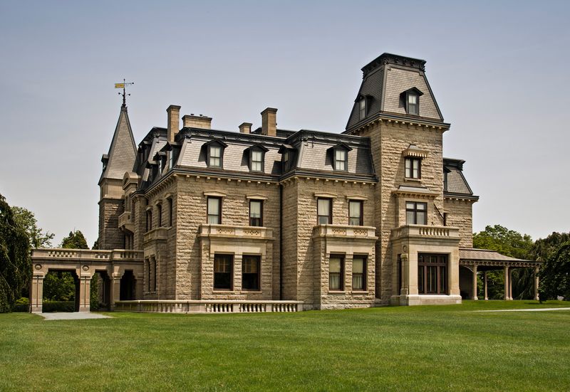 14 Historic Mansions To Tour In Rhode Island This Fall - Decor Hint Château-Sur-Mer