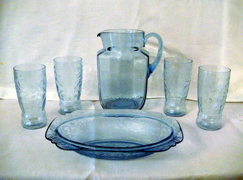 10 Depression Glass Designs Popular With Collectors In Detroit, Michigan - Decor Hint Madrid Pattern