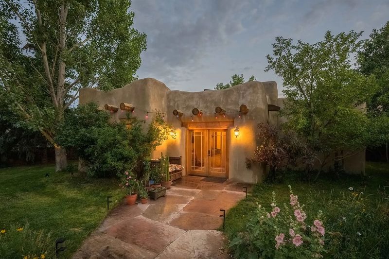 6 New Mexico Adobe Cottages Featuring Rustic Detail - Decor Hint Hillside Adobe With Panoramic Views