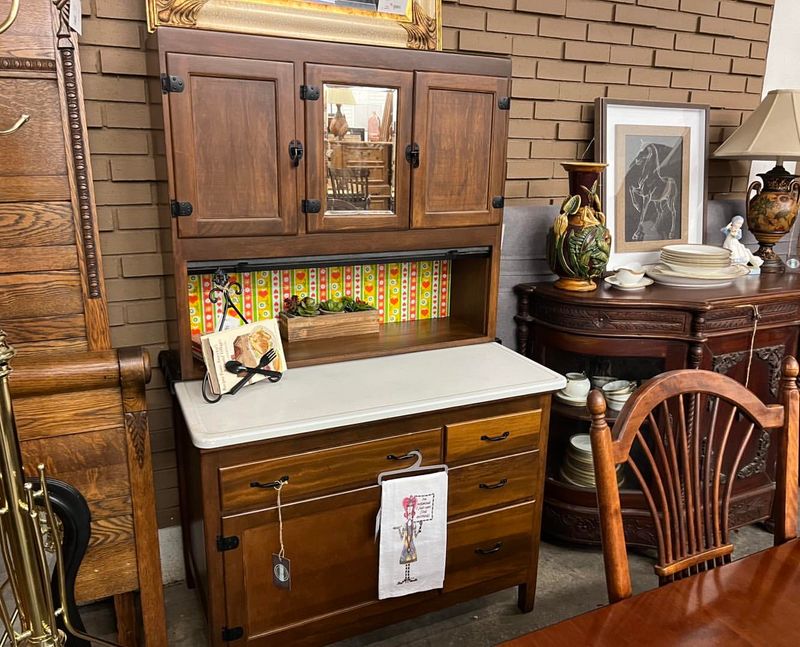 10 Indiana Furniture Trends Poised For A Quiet Comeback In 2025 - Decor Hint Hoosier Cabinets Stage Comeback