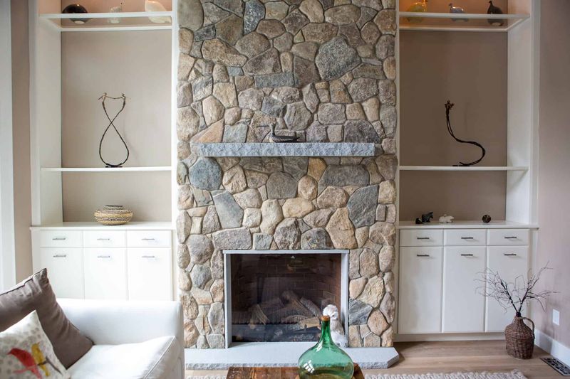 12 Tennessee Stone Fireplaces That Warm The Whole House - Decor Hint Double-Sided Valley Divider
