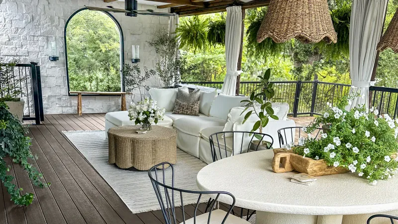 8 Pennsylvania Porches Built For Relaxed Small-Town Evenings - Decor Hint Screened Summer Porches