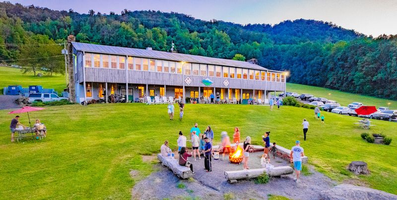 8 Virginia Cabins With Charm That Lasts Generations - Decor Hint The Presidential Retreat at Graves Mountain Lodge