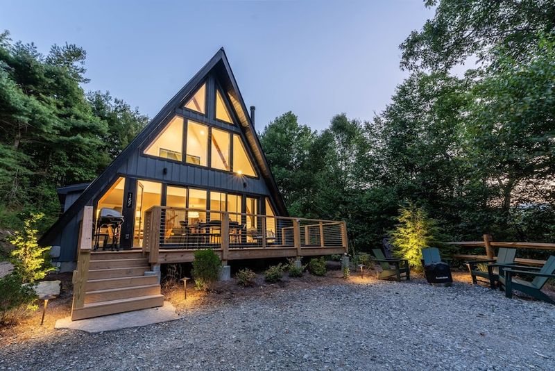 6 North Carolina Mountain Cabins With Views As Stunning As Their Interiors - Decor Hint Grandfather Mountain's Secret A-Frame