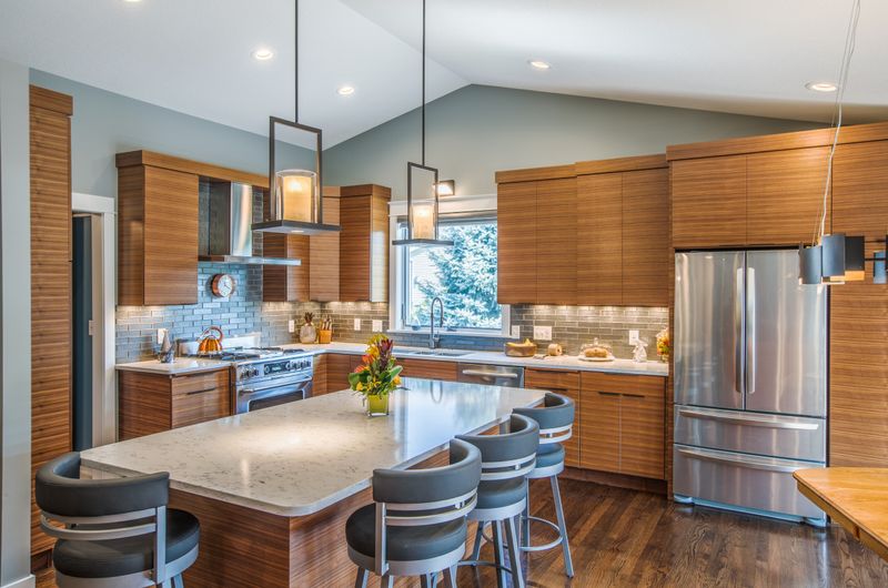 11 New Hampshire Pine Kitchens That Smell Like Cabin Weekends - Decor Hint Modern Pine Kitchen With Sleek Finishes