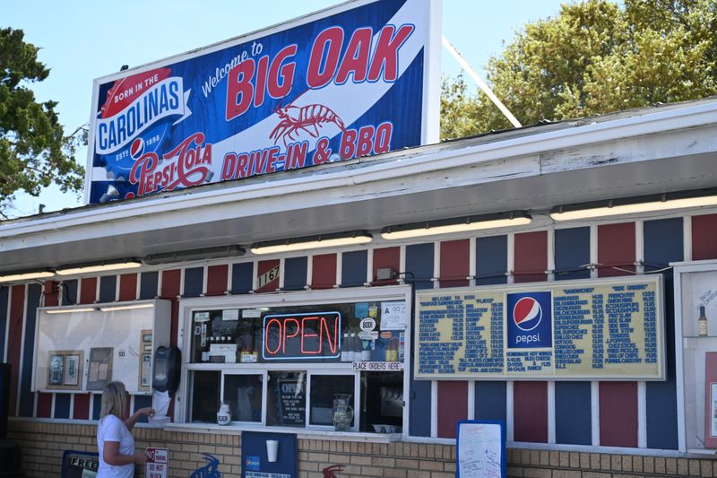 10 North Carolina Seafood Shacks That Taste Like Summer - Decor Hint Big Oak Drive-In & BBQ