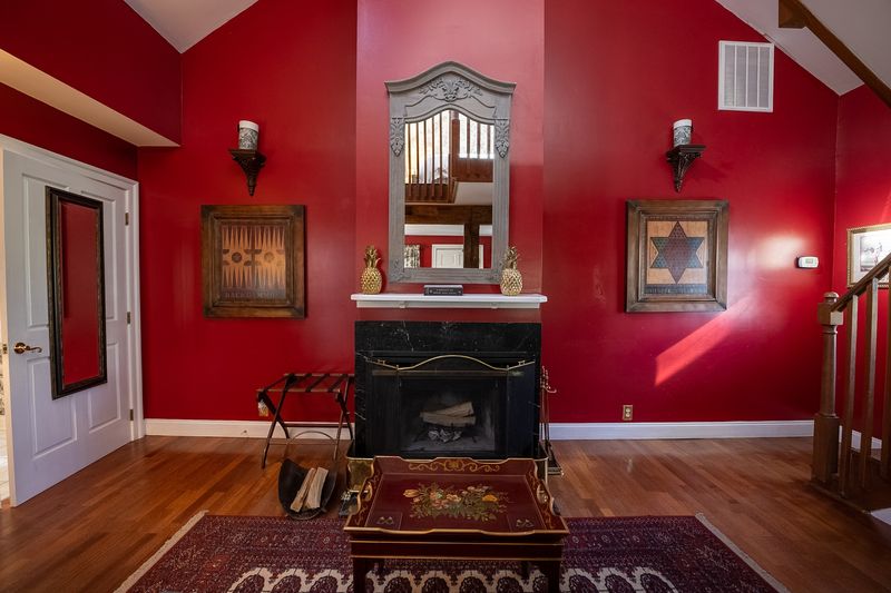 Heritage Barn Red