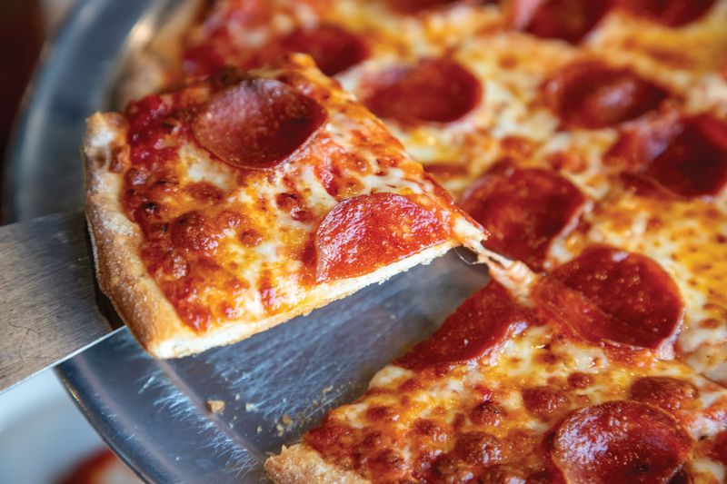 11 Authentic Family-Run Italian Spots In Illinois That Never Miss - Decor Hint Dimaggio's Pizza – Carmi, IL