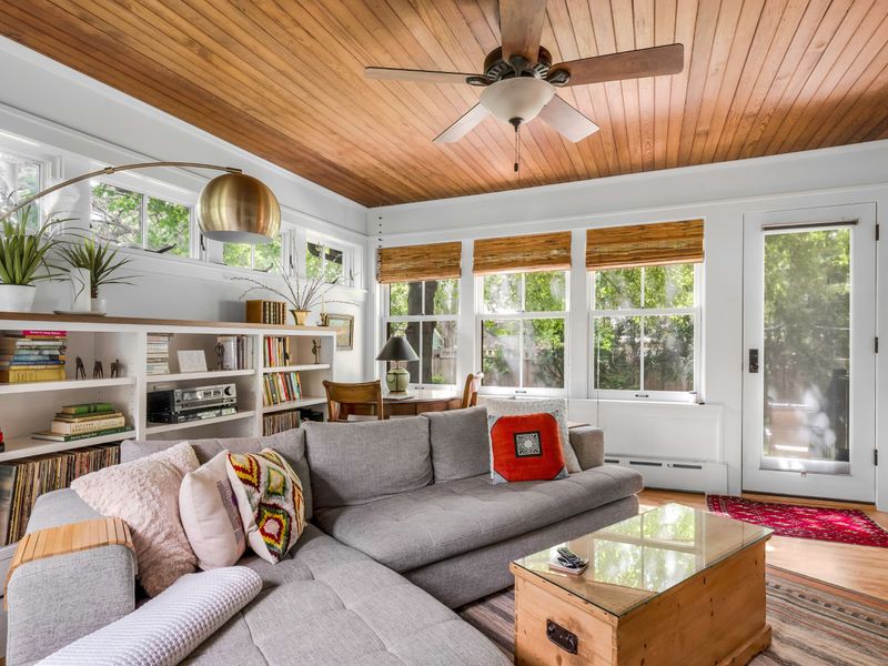 15 Minnesota Three-Season Porches Built To Last Through Long Winters - Decor Hint Craftsman Corner Hideaway