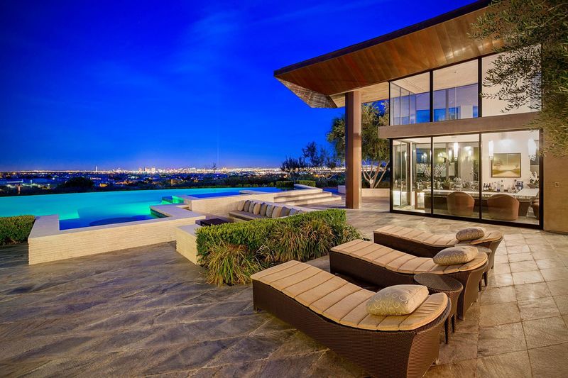 Calico Ridge's Pool Homes 