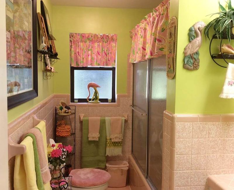 8 Reasons '90s Bathroom Style Is Dividing Florida Designers Right Now - Decor Hint Teal and Salmon Color Schemes Spark Controversy