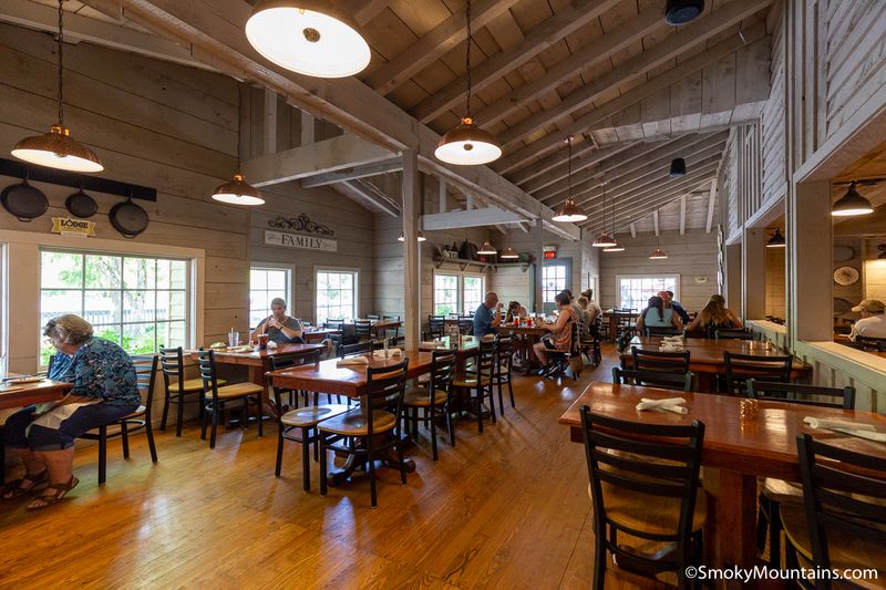 6 Tennessee Buffets To Skip And 8 Worth The Trip - Decor Hint Aunt Granny's Restaurant – Pigeon Forge