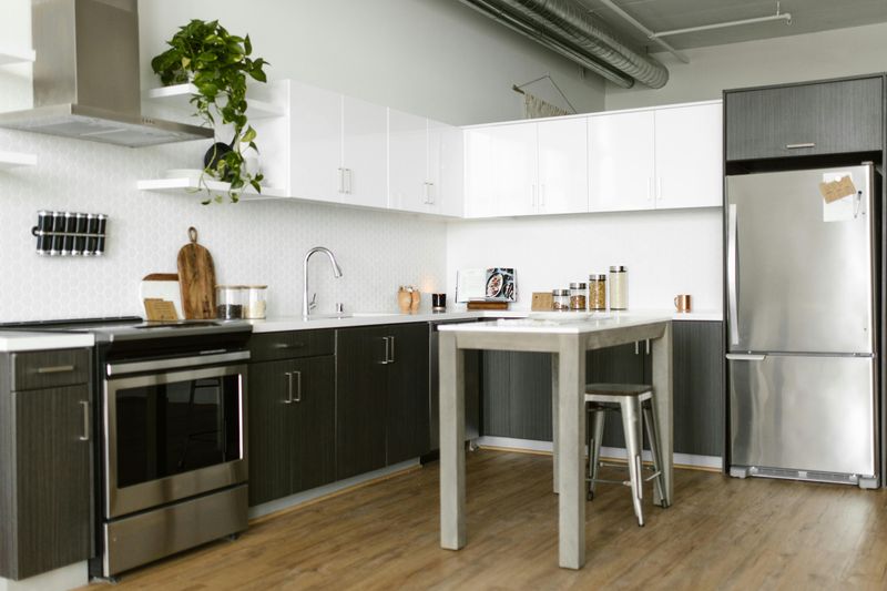 14 Helpful Approaches To Designing A Small Kitchen - Decor Hint Reflective Surfaces