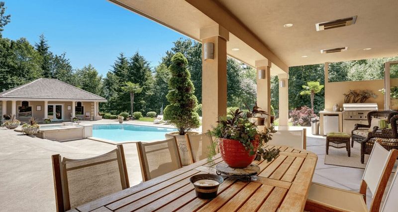 Homes With Outdoor Living Spaces