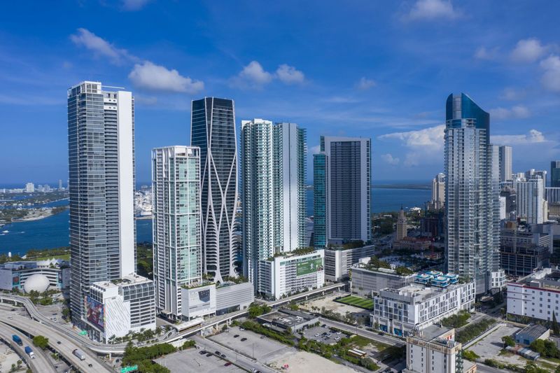 7 Miami, Florida Condos Expected To See Price Declines By 2026 - Decor Hint Investor-Owned Condos Vulnerable To Shifting Market Sentiment