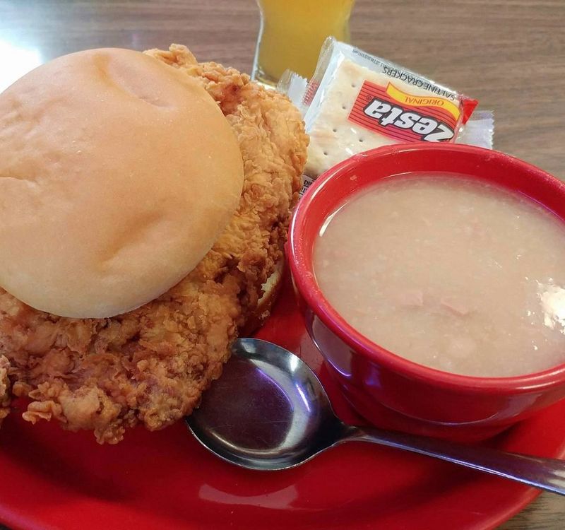 13 Iowa Restaurants Serving The Best Tenderloin Sandwiches - Decor Hint Darrell's Place (Hamlin)