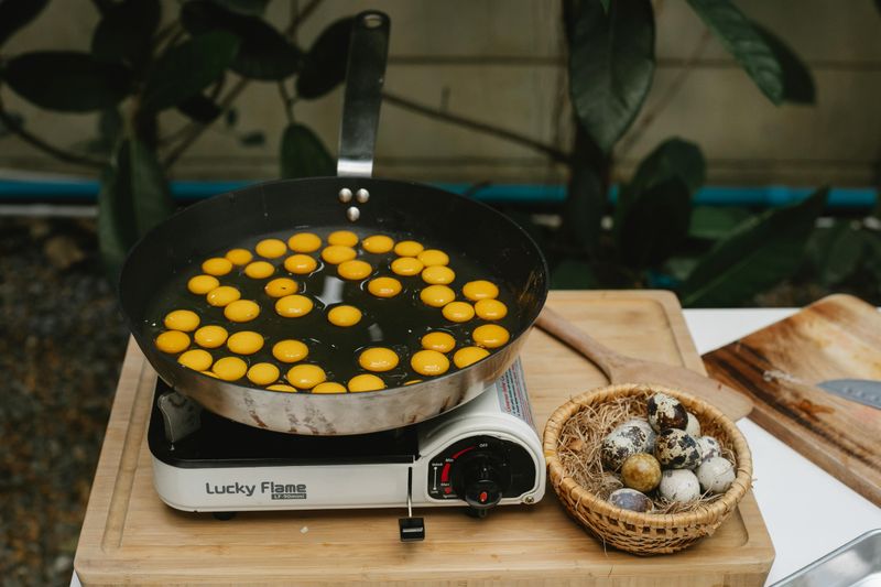 12 Practical Outdoor Kitchen Ideas On A Budget - Decor Hint Portable Appliance Station