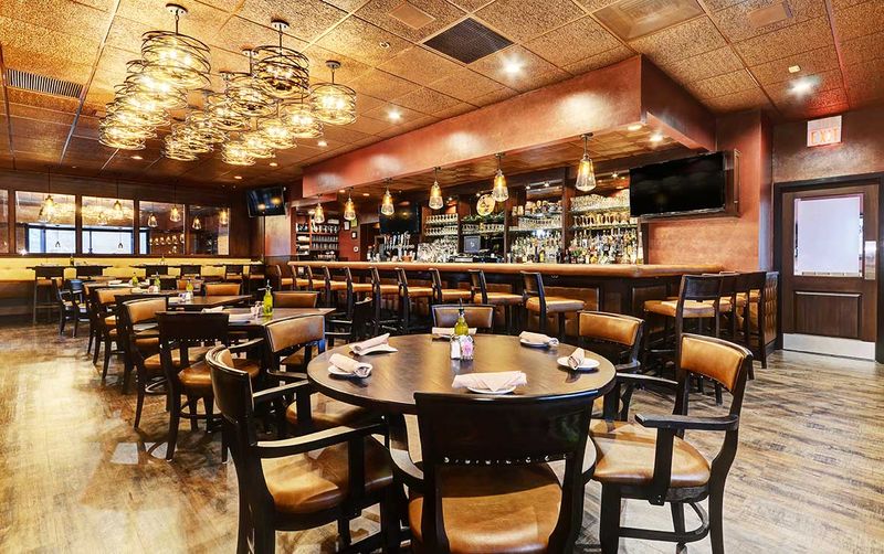 11 Authentic Family-Run Italian Spots In Illinois That Never Miss - Decor Hint Traverso's Restaurant – Naperville, IL