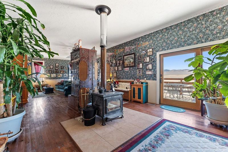12 Nevada Living Rooms With Desert-Inspired Design - Decor Hint Desert Botanical Wonder